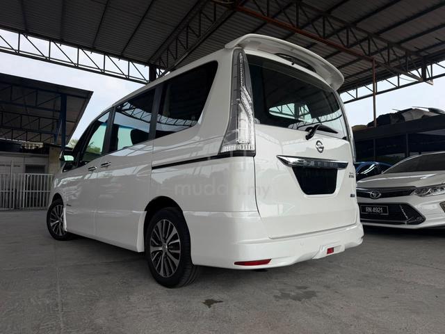 FULL LOAN!! 2017 Nissan SERENA2.0 S-HYBRID PREMIUM - 3