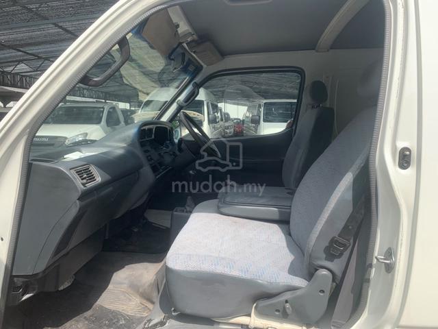 2005 Toyota HIACE 3.0 Panel Van (M) Kondisi TipTop - 3