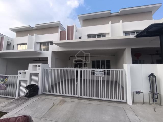 Lucky No. 1979 | Well-Maintained Double Storey House 20*70 1