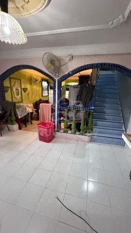 Below price Corner lot taman desa cemerlang 1