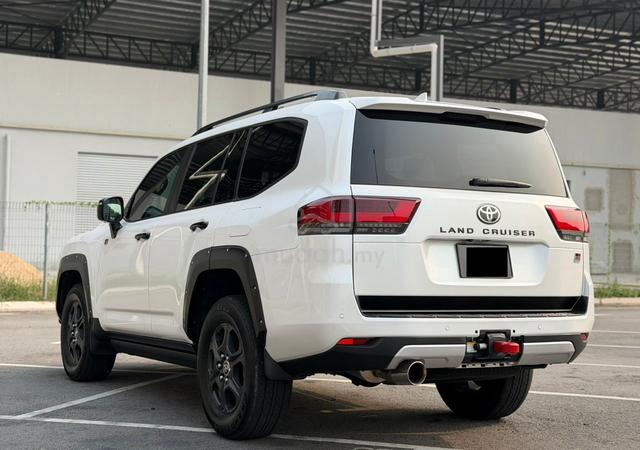 JBL SUNROOF 2022 Toyota LANDCRUISER 3.4V6 GR SPORT - 2