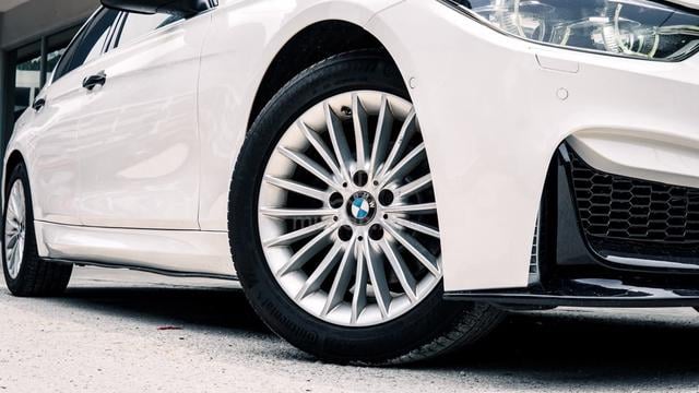 Bmw 318i 1.5 F30 CONVERT M3 F.LIFT AKRAPOVIC 2019 - 5
