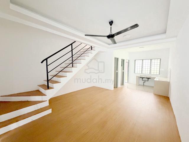 Jalan Putra 2/4, Bandar Putra, Segamat, Double Storey Low Cost 1