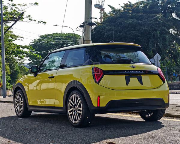 LATEST PETROL CUTE MINI 2024 Mini COOPER 2.0 S F66 - 2