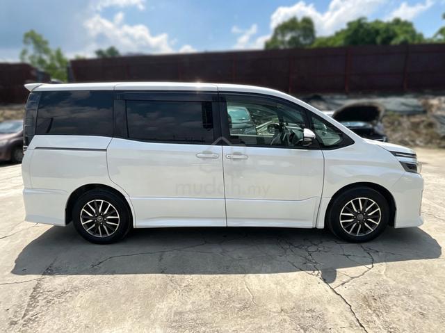2014 Toyota VOXY 2,0 KIRAMEKI 2 (A) Full Loan - 5