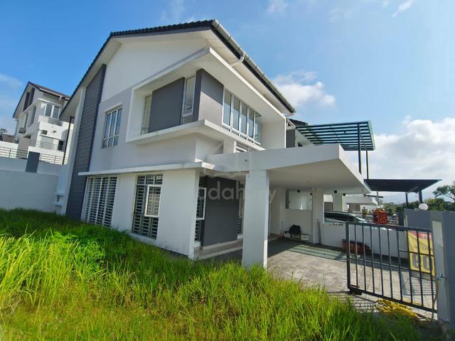 Chloe Residence Corner unit House For Sale 1