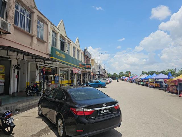 Lima Kedai@Double Sty Corner Shop 1
