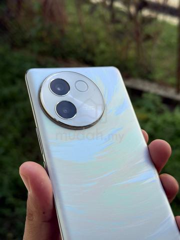 Carousel Image