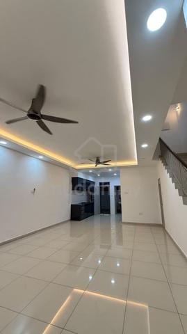 RENT /Perjiranan 9 @ Dato Onn /Gated & Guarded/ Partially Furnished 1