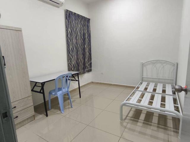 Room for FEMALE tenants ONLY at Taman Bukit Indah, Labis, Johor 1
