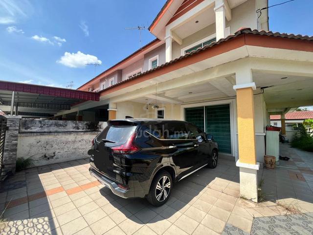 Corner Lot Double Storey Terrace @ Margosa For Rent 1