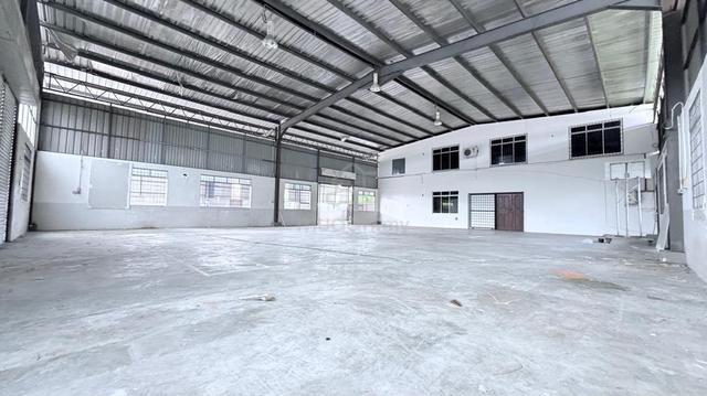 Muara Tuang Detached Warehouse For Rent,8000 sqft, With Staff Quarters 1