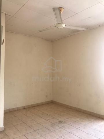 Rumah Semi D 2 Tingkat, Puncak Alam 1
