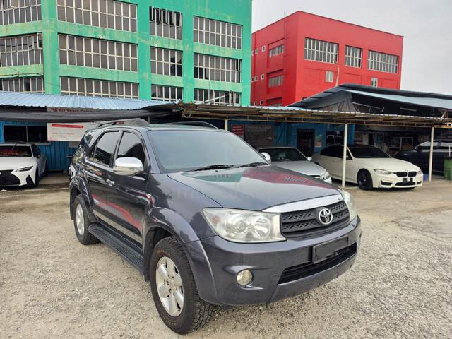 2011 Toyota FORTUNER 2.7 ( TIP TOP ) - 4