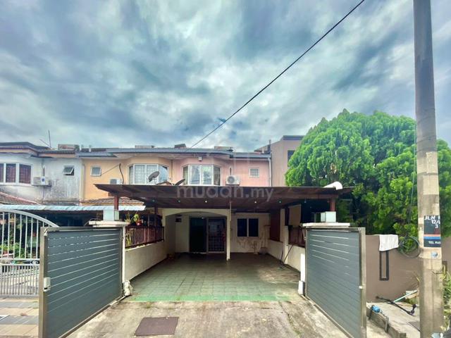 [RENOVATED] [EXTENDED KITCHEN] House @ PU12 Near SK Puchong Utama 1 1