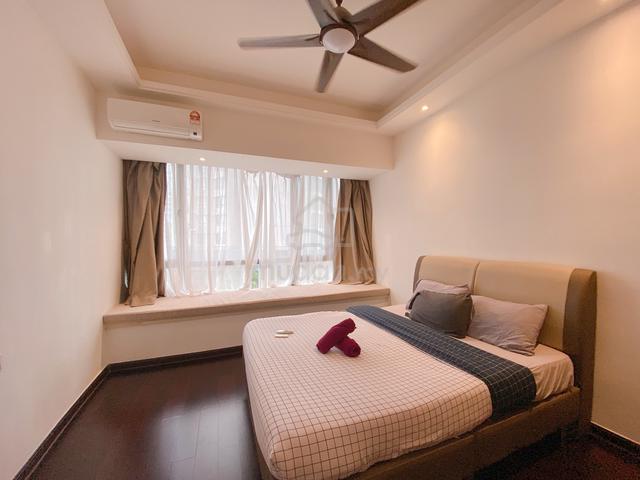 Master Bedroom R&F Princess Cove wall to CIQ 5MINS 1