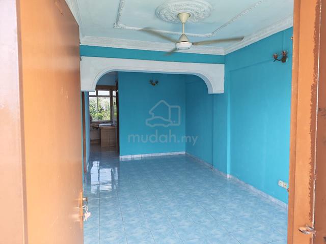 Desa Mentari Flat (Block 8) 1