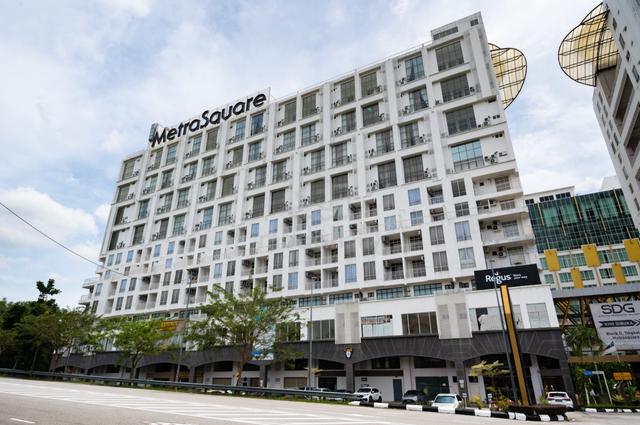 Private office space for 2 persons in Regus Metrasquare 1