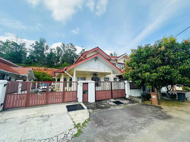 FACING OPEN 1.5 Storey Semi Detach House Desa Utama Sungai Merab Bangi 1