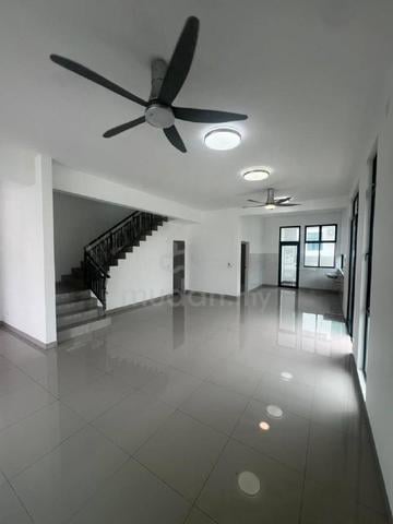 Iskandar Puteri New 2 Storey Corner Lot Senadi Hills Partial Furnish 1