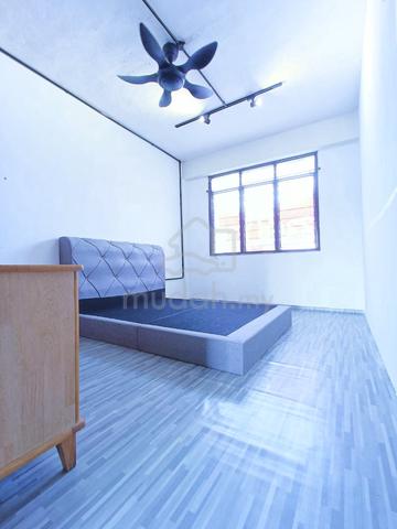 Taman Naga Emas 1