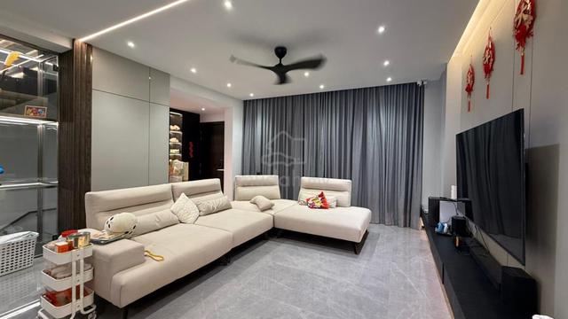 2.5 Storey Terrace House @ Jade Hills 1