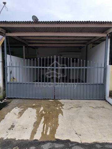 LOW COST at Taman Yayasan Segamat / Non Bumi 1