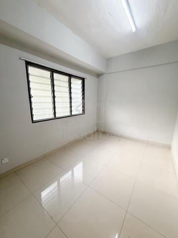 Rumah Pangsa Larkin ( Flat Larkin ) 3