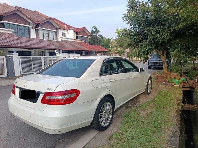 2010 Mercedes Benz E250 CGI BlueEFCY Direct Owner - 5