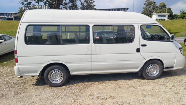 2010 Shenyang Brilliance ERA JINBEI 2.2 (M) - 3