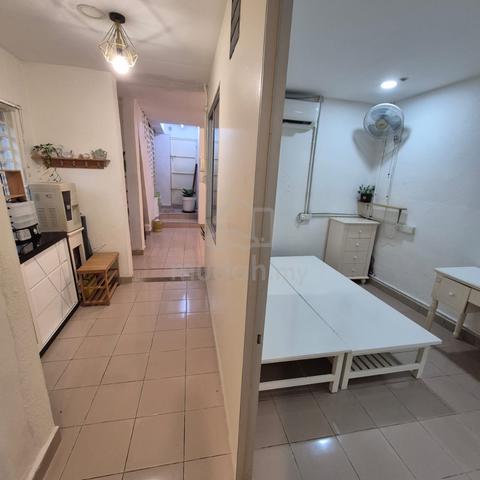 Ground Floor @ Georgetown Fully Renovated & Furnished 600sf Airconds 2