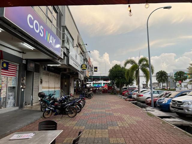 For Rent  2 combining unit Ground Floor shoplot near Mergong Lotus 1