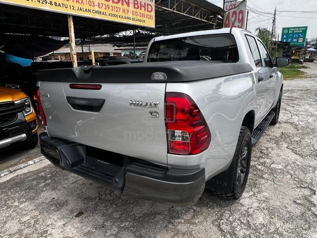 Toyota HILUX 2.4(A)REVO E D/C VNT 6PSD 4X4 Pickups - 4