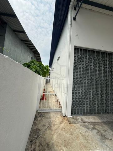 Facing Mainroad Single Storey Shop Pandamaran Port Klang For Rent 1
