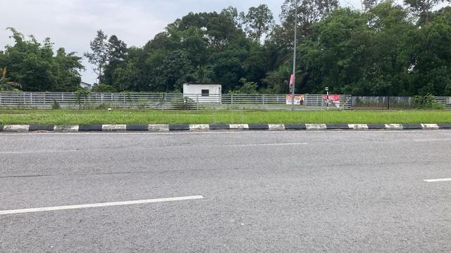 main road land for rent near City Mall 1