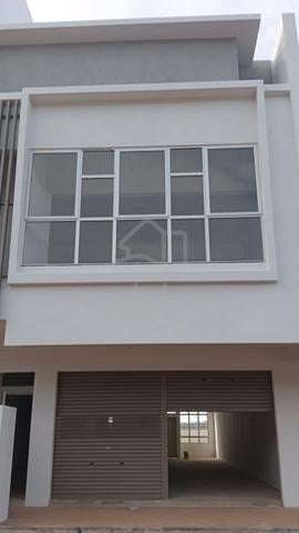 FACING MAINROAD & MASJID 2 Storey Shoplot Bintang Bayu Bandar Perdana 1