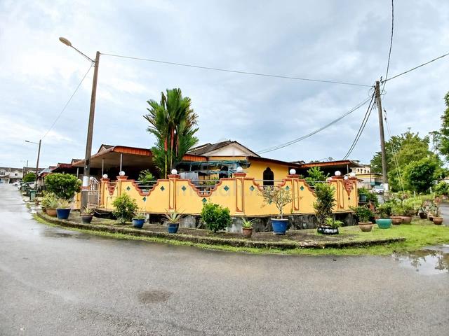 TMN KOTA KENARI Spacious CornerLot Fully Reno FULL LOAN 1