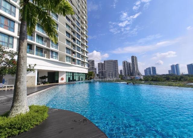 The M @ Medini Macrolink 1