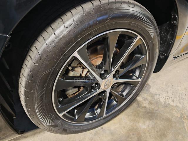 2016 Toyota CAMRY HYBRID 2.5 (A) BOLEH LOAN KEDAI - 3