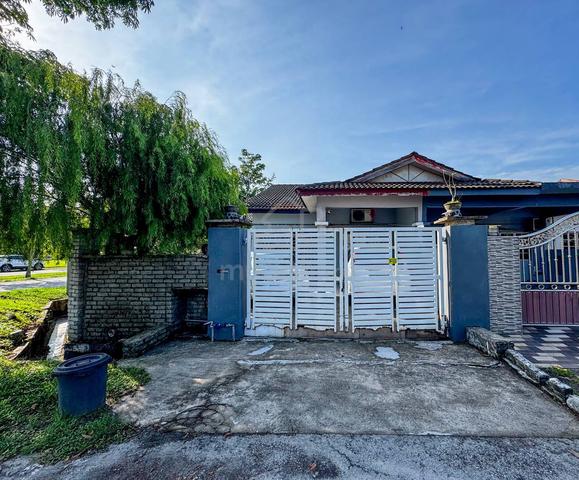 For Sale - Corner Lot Single Storey Taman Garing Utama, Rawang 1