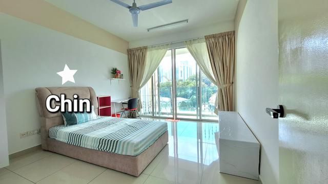 The Zest @Kinrara 9 - Balcony Room walking distance to LRT Alam Sutera 1