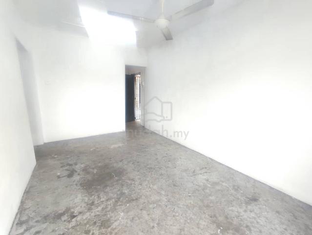 Jalan Haji Manan Flat 1