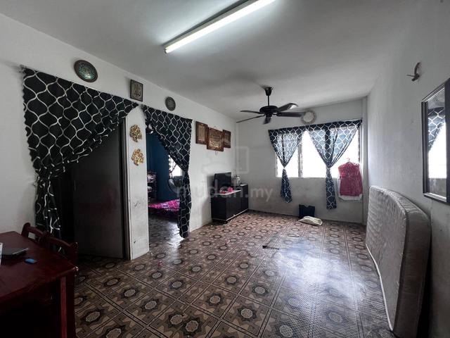 Flat Desa Baiduri 1