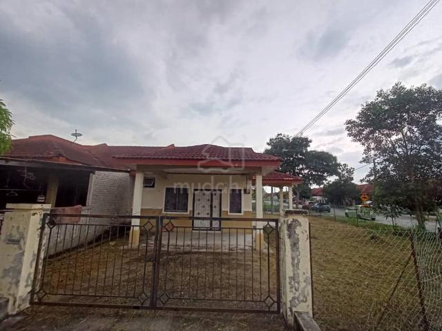 Nusari Bayu 2 Bdr Sri Sendayan 1 Terrace Corner Lot For Sale 1
