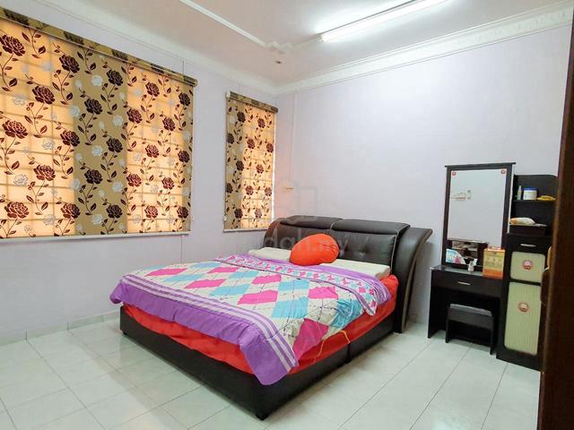 Market Cheapest Permas Jaya Renovated 2 Storey House 22x70 Near JB CIQ 5