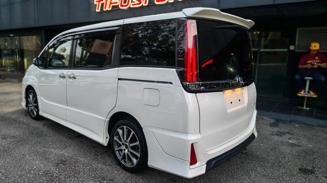 2021 Toyota NOAH 2.0 SI Ori TRD BODYKITS - 2