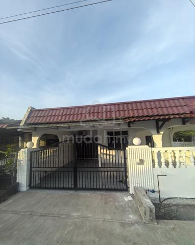 1 Storey Corner House@Taman Bukit Mewah Kajang For Rent. 1