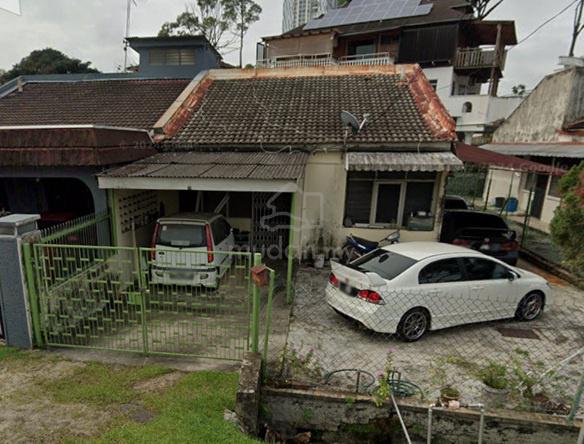 House near CIQ 1