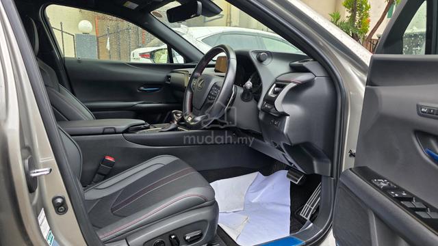 GRADE 4.5 2021 Lexus Ux200 2.0 F Sport PROMO - 4