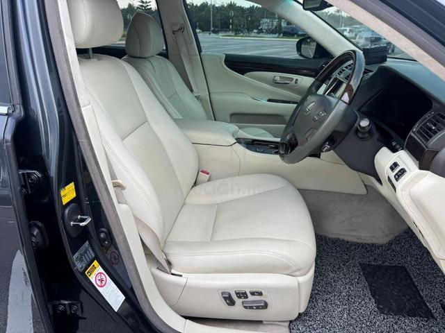 2007 Lexus LS460 4.6 L 4 SEATER (A) DG CC to 2.5 - 5